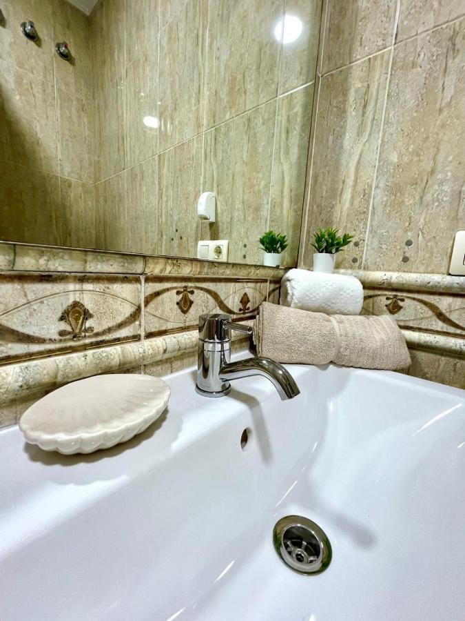 Gatu Villa Gadir, Preferente Mayores De 25 Anos Y Familias Cadiz Ngoại thất bức ảnh